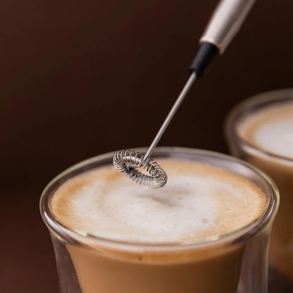 La Cafetière Battery-Powered Milk Frother - Image 3