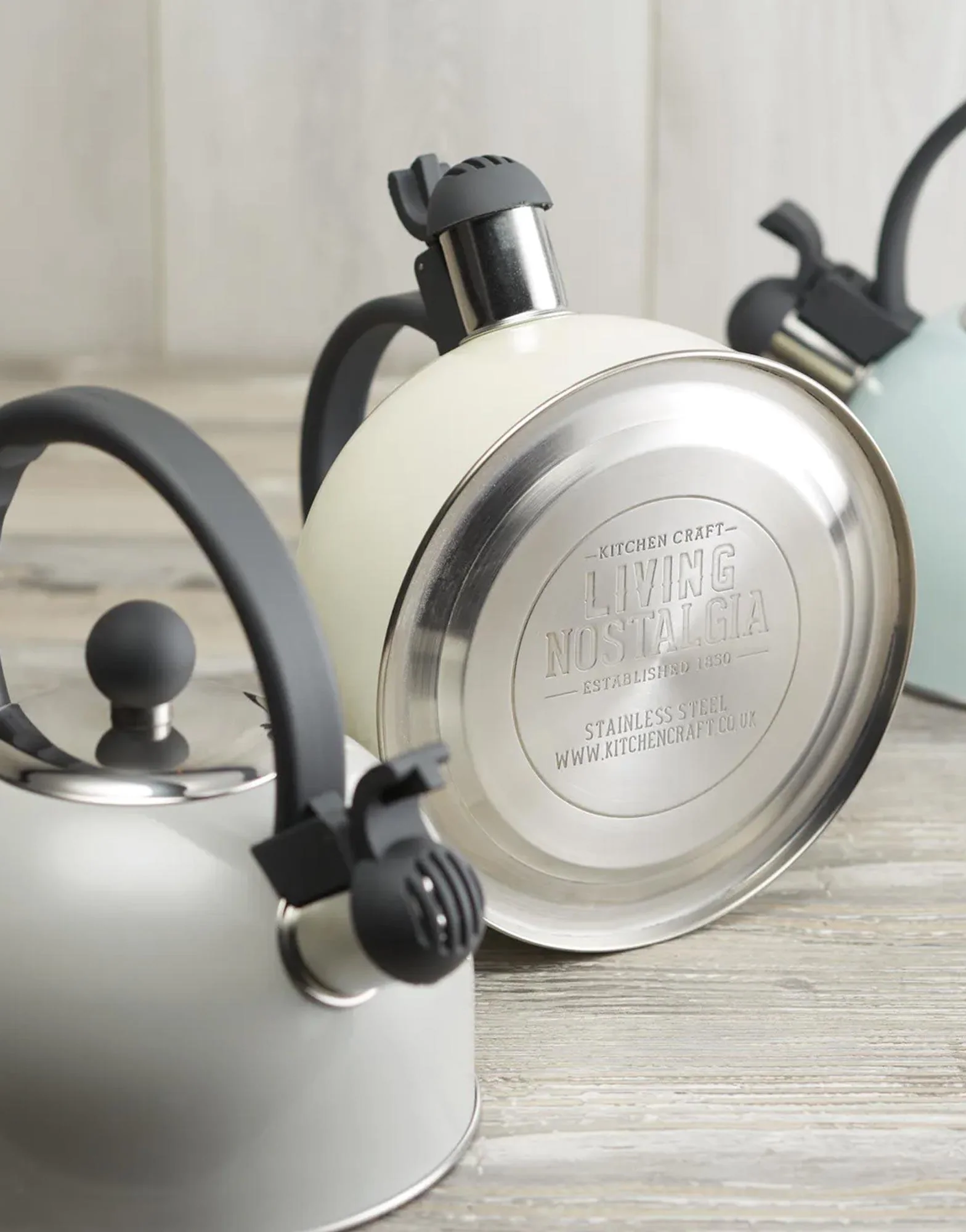 Traditional Whistling Kettle 1.4L - Image 2