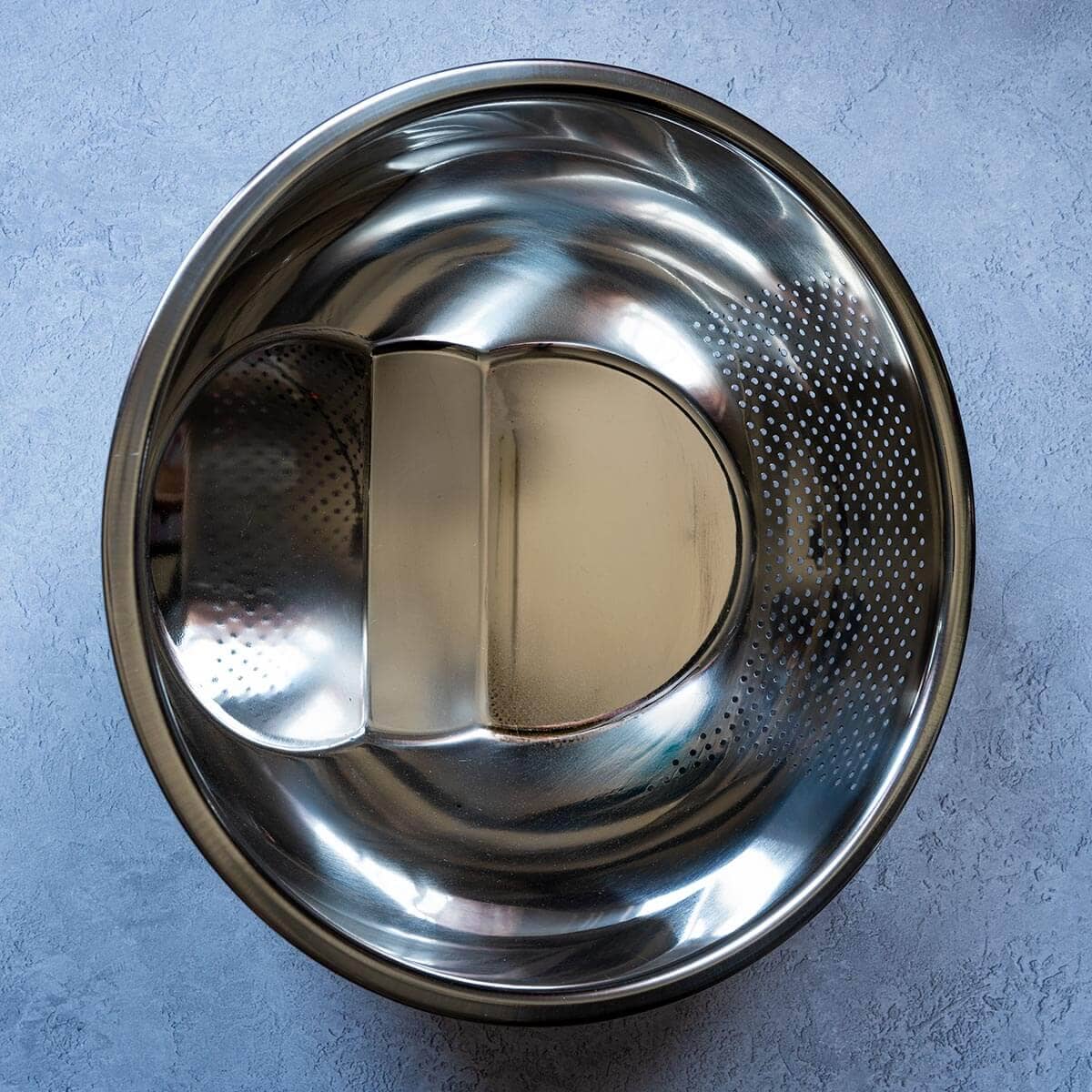Season Angled Colander - Image 4
