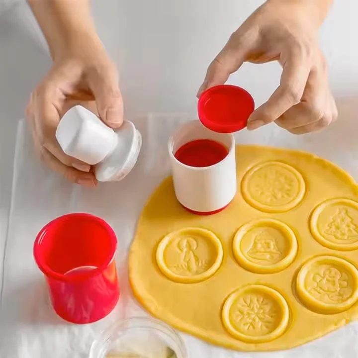 Season Christmas Cookie Cutter Press Set - Image 2