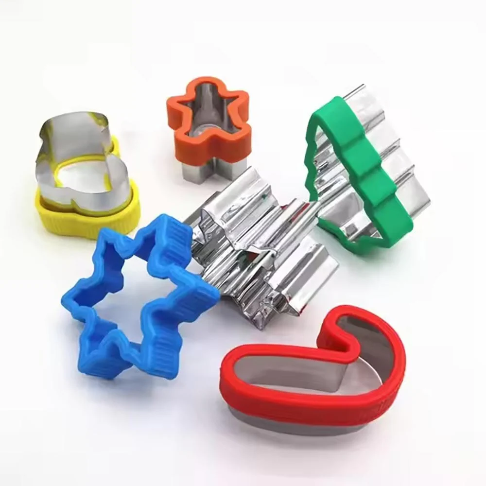 Season Christmas Cookie Cutter 6 Piece Set - Image 3