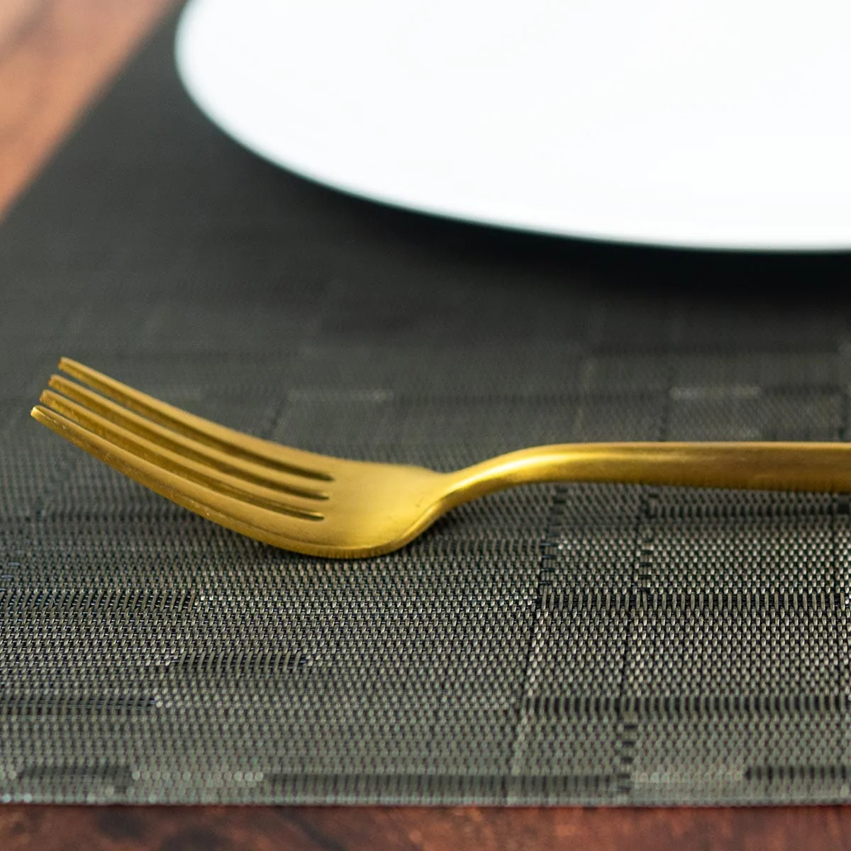 Season Woven Dark Taupe Placemat - Image 2